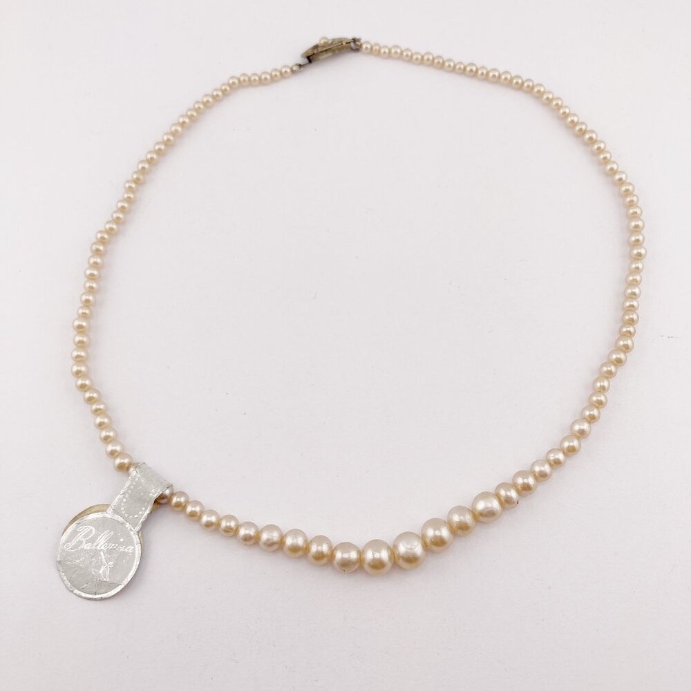 BALLERINA Vintage deadstock dark cream ivory graduated faux pearl necklace NWT - Picture 2 of 11